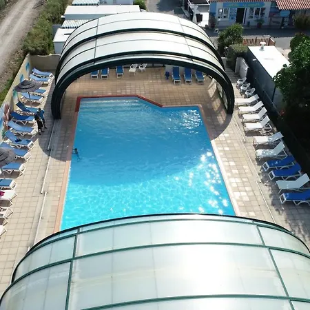 Kemping Paradis Le Grand' R 4*